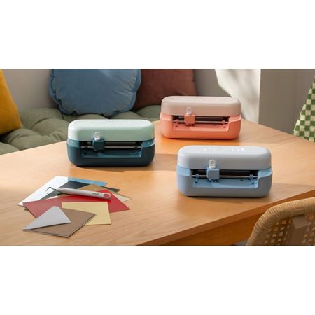 Picture of Cricut Joy 2 Cutting Machine Bundle